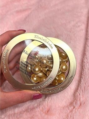 Elizabeth Arden Ceramide Capsules - NWT